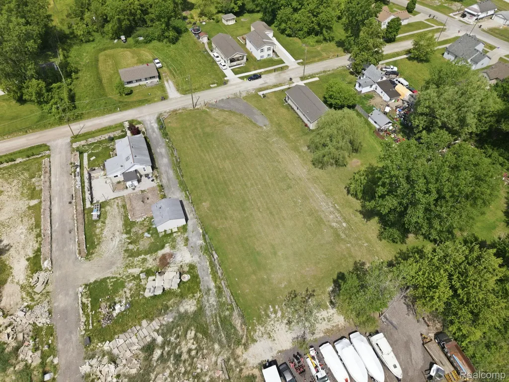 00 La Croix Street Clinton Charter Township MI 48036