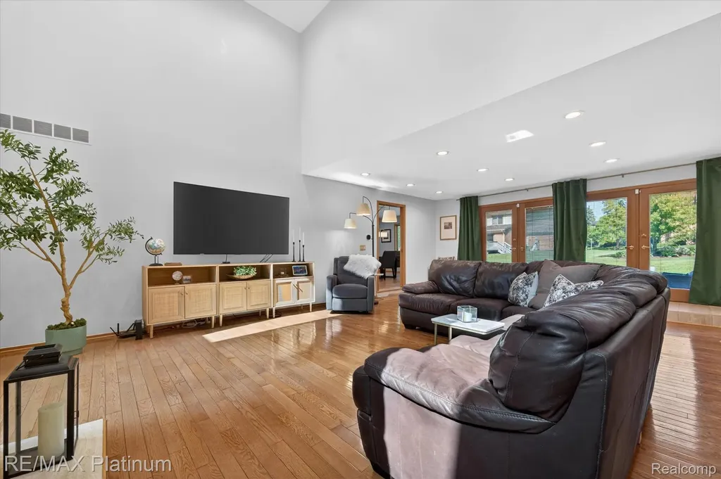 31125 Westwood Road Farmington Hills City MI 48331