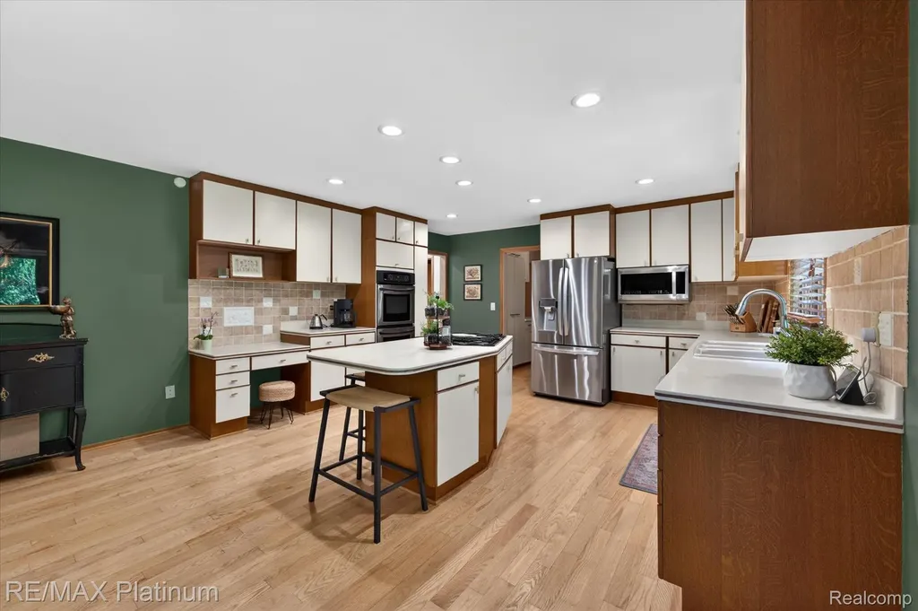 31125 Westwood Road Farmington Hills City MI 48331