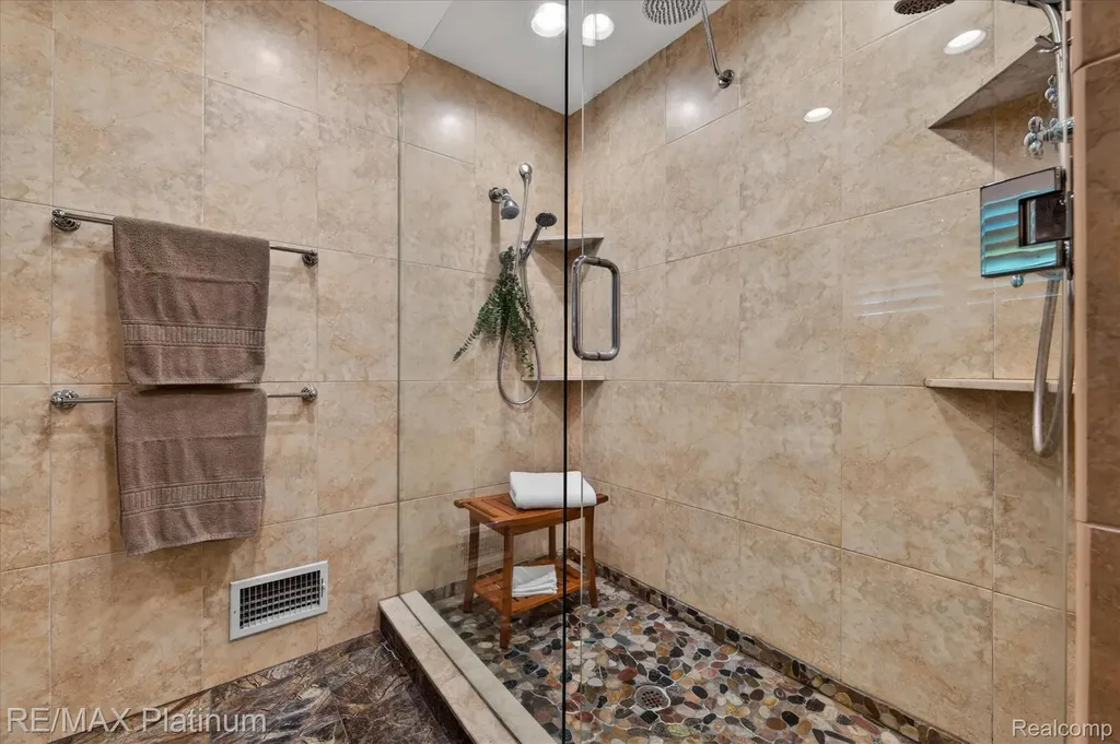 31125 Westwood Road Farmington Hills City MI 48331