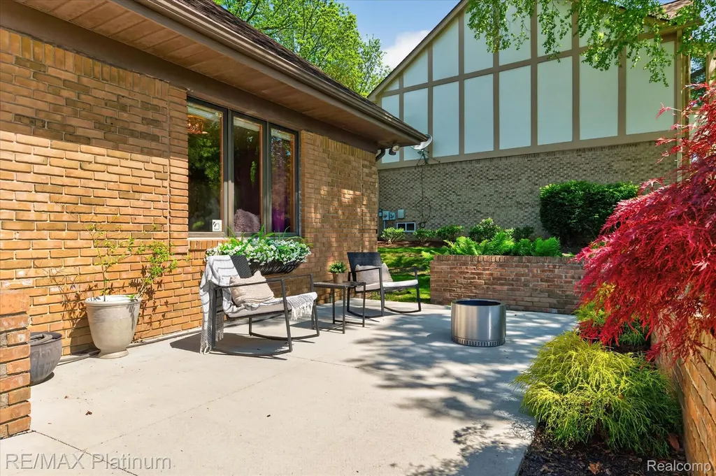 31125 Westwood Road Farmington Hills City MI 48331