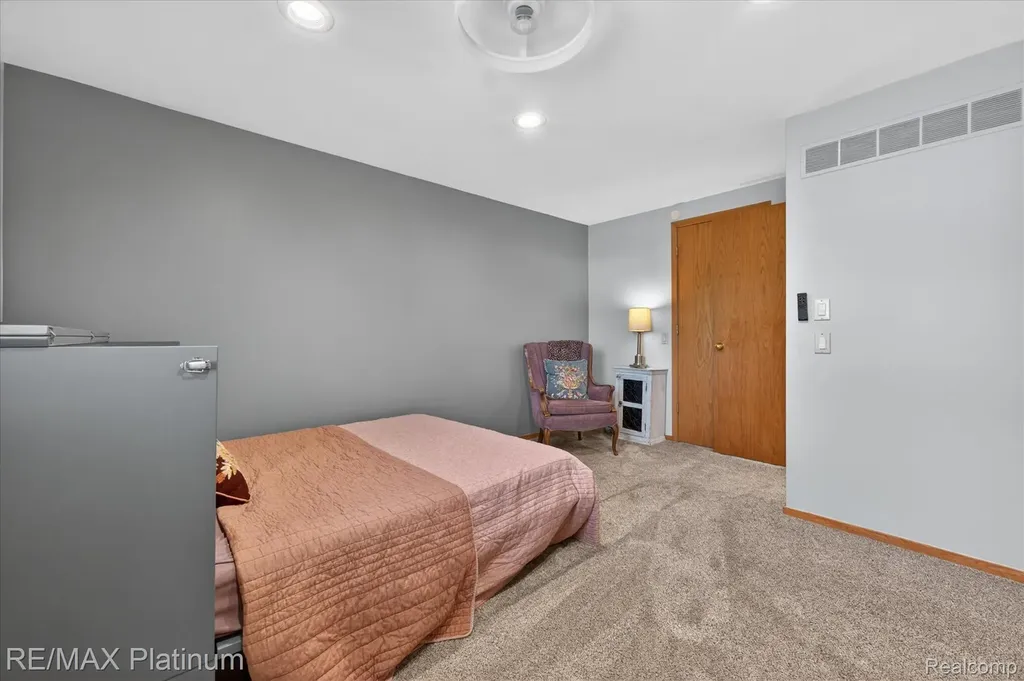 31125 Westwood Road Farmington Hills City MI 48331
