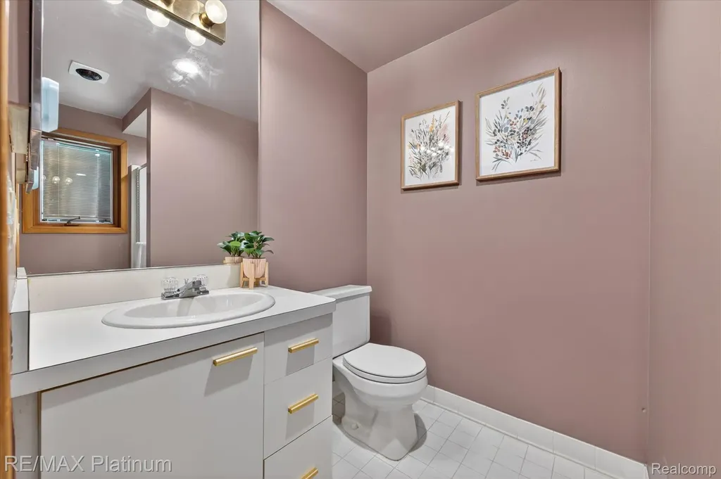 31125 Westwood Road Farmington Hills City MI 48331