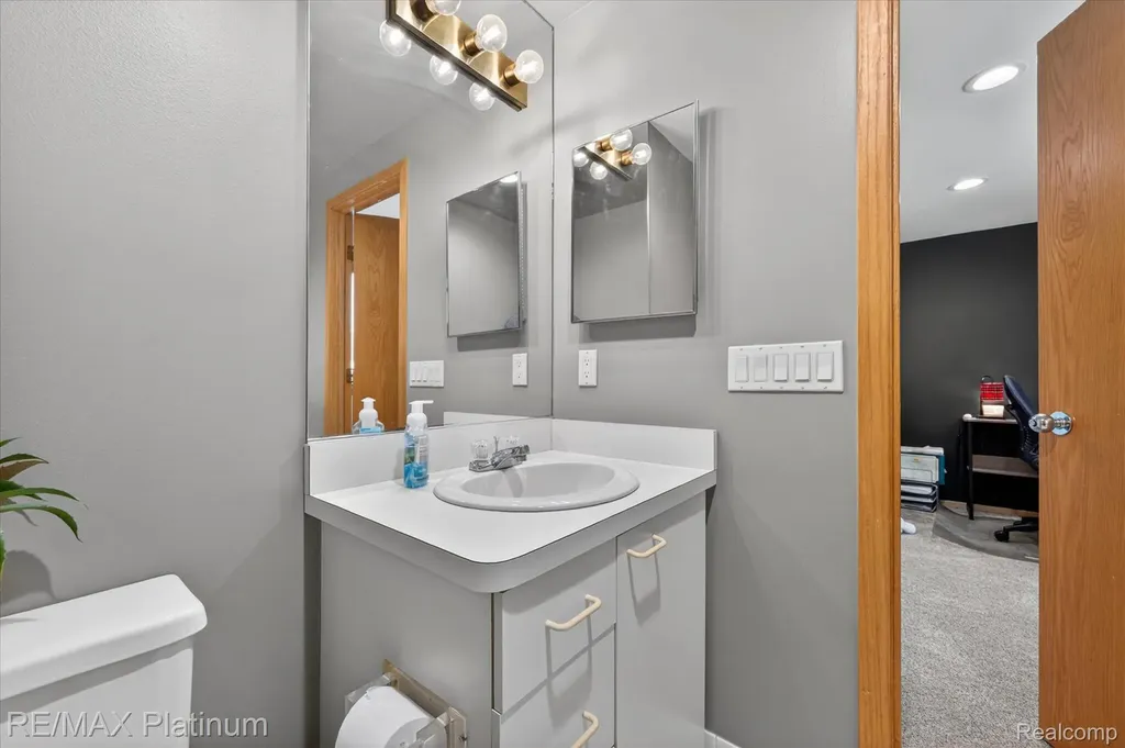 31125 Westwood Road Farmington Hills City MI 48331