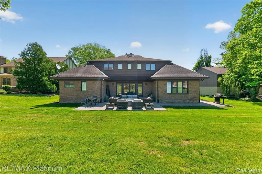 31125 Westwood Road Farmington Hills City MI 48331