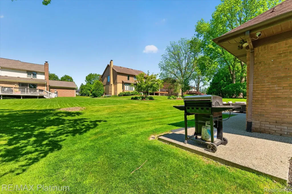31125 Westwood Road Farmington Hills City MI 48331