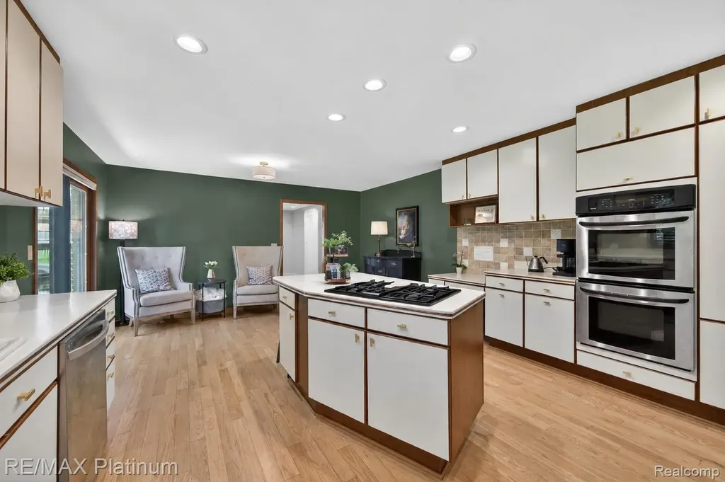 31125 Westwood Road Farmington Hills City MI 48331