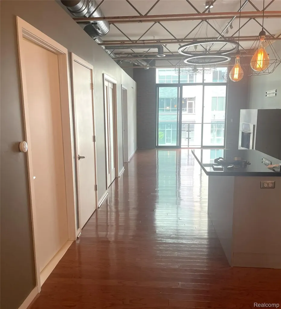 111 N Main Street Royal Oak City MI 48067