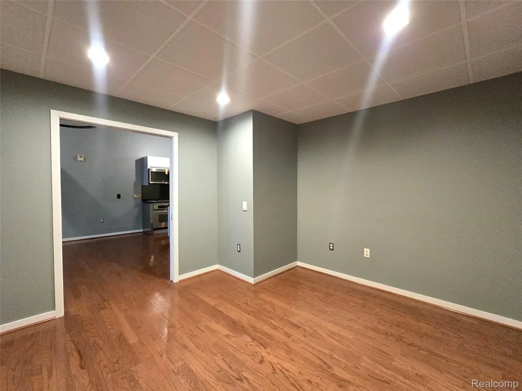111 N Main Street Royal Oak City MI 48067
