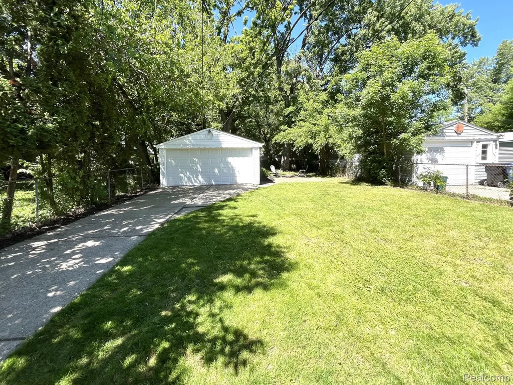 18475 Dalby Redford Charter Township MI 48240