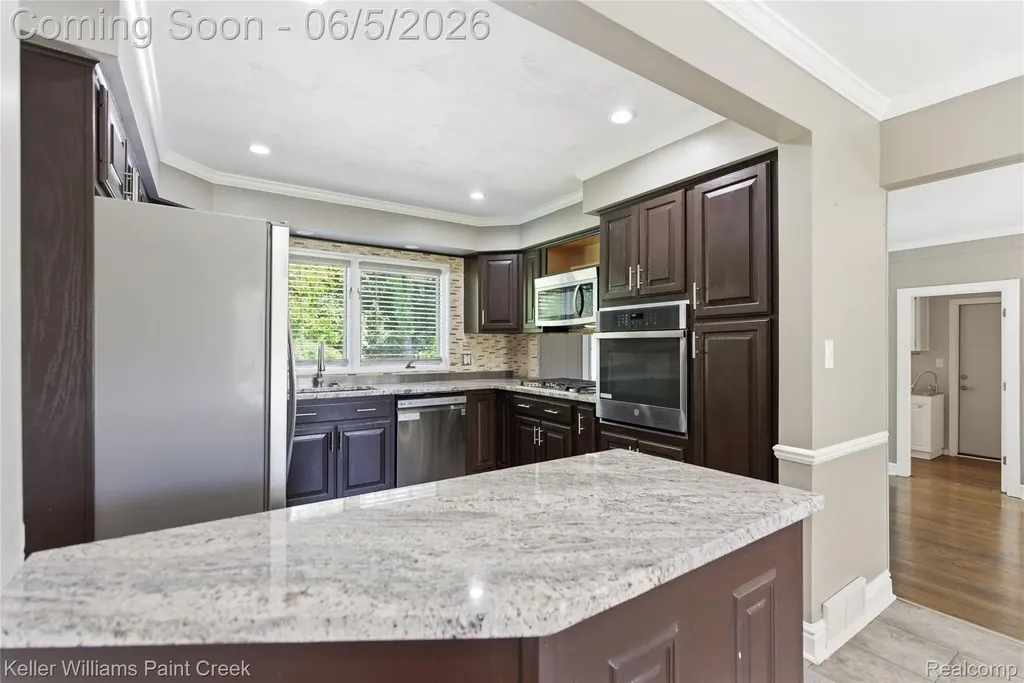 6966 Killarney Drive Troy City MI 48098