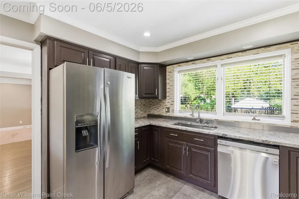 6966 Killarney Drive Troy City MI 48098
