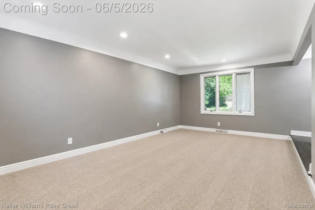 6966 Killarney Drive Troy City MI 48098