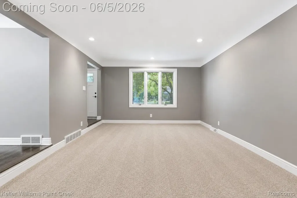 6966 Killarney Drive Troy City MI 48098