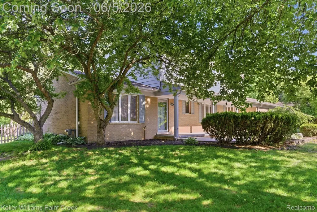 6966 Killarney Drive Troy City MI 48098