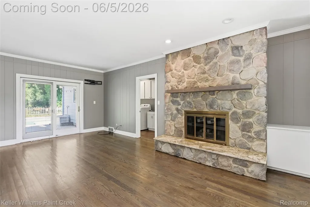 6966 Killarney Drive Troy City MI 48098