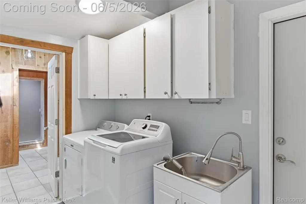 6966 Killarney Drive Troy City MI 48098