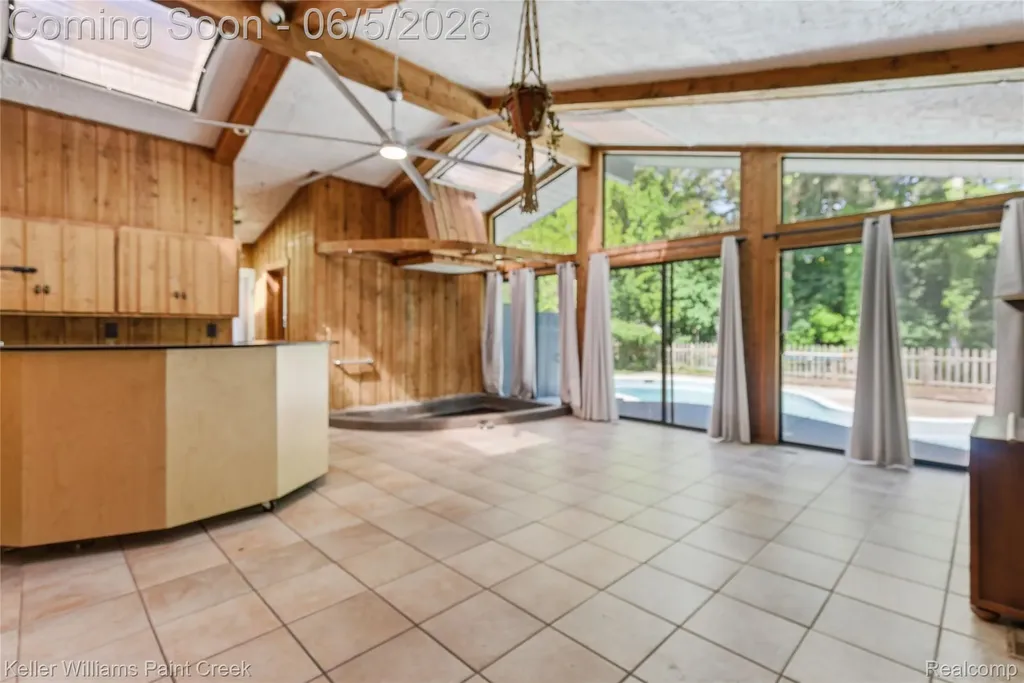 6966 Killarney Drive Troy City MI 48098