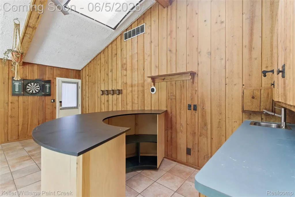 6966 Killarney Drive Troy City MI 48098