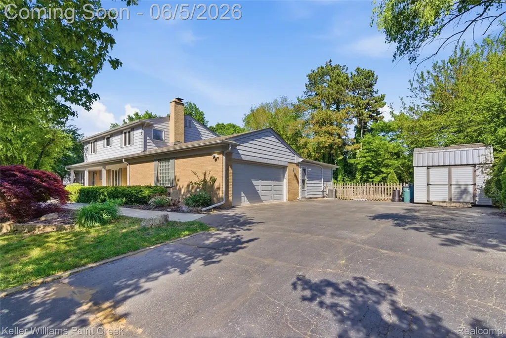6966 Killarney Drive Troy City MI 48098