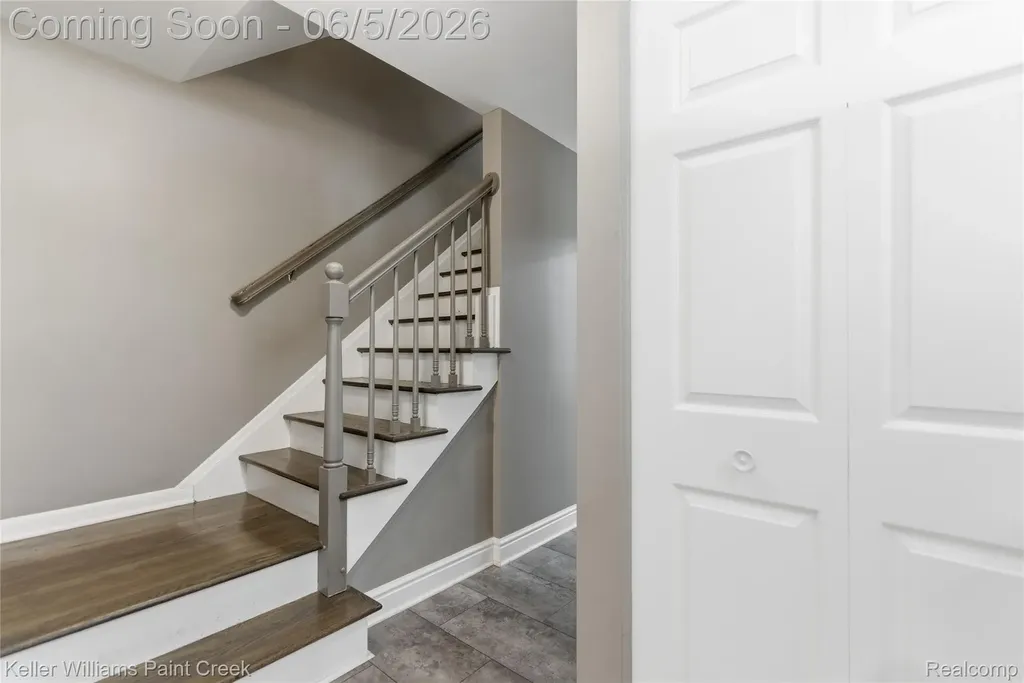 6966 Killarney Drive Troy City MI 48098