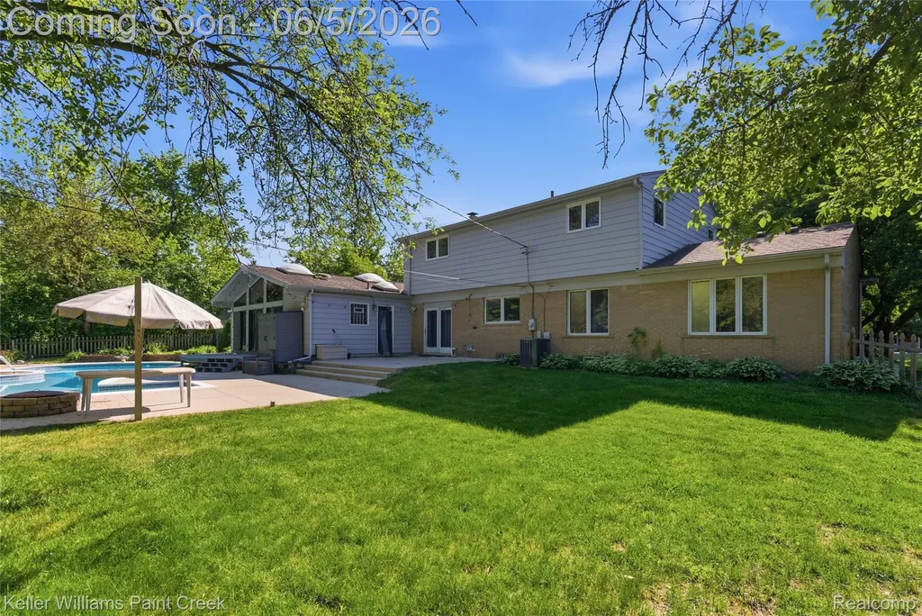 6966 Killarney Drive Troy City MI 48098
