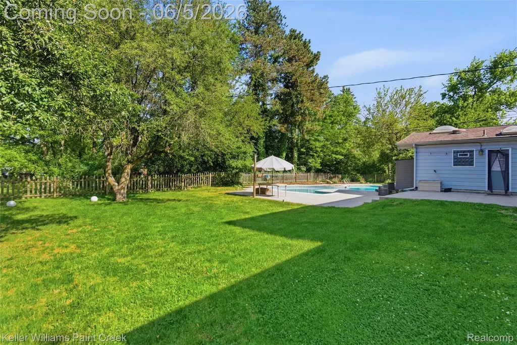 6966 Killarney Drive Troy City MI 48098