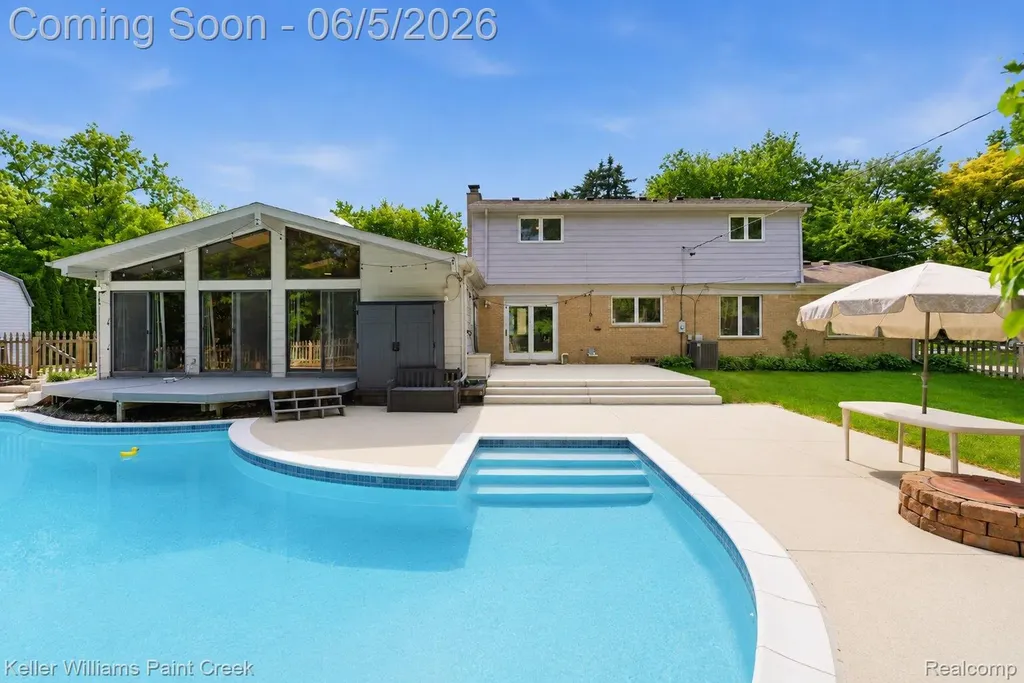6966 Killarney Drive Troy City MI 48098