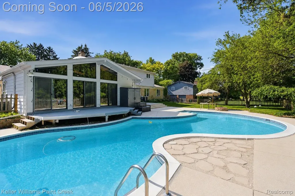6966 Killarney Drive Troy City MI 48098