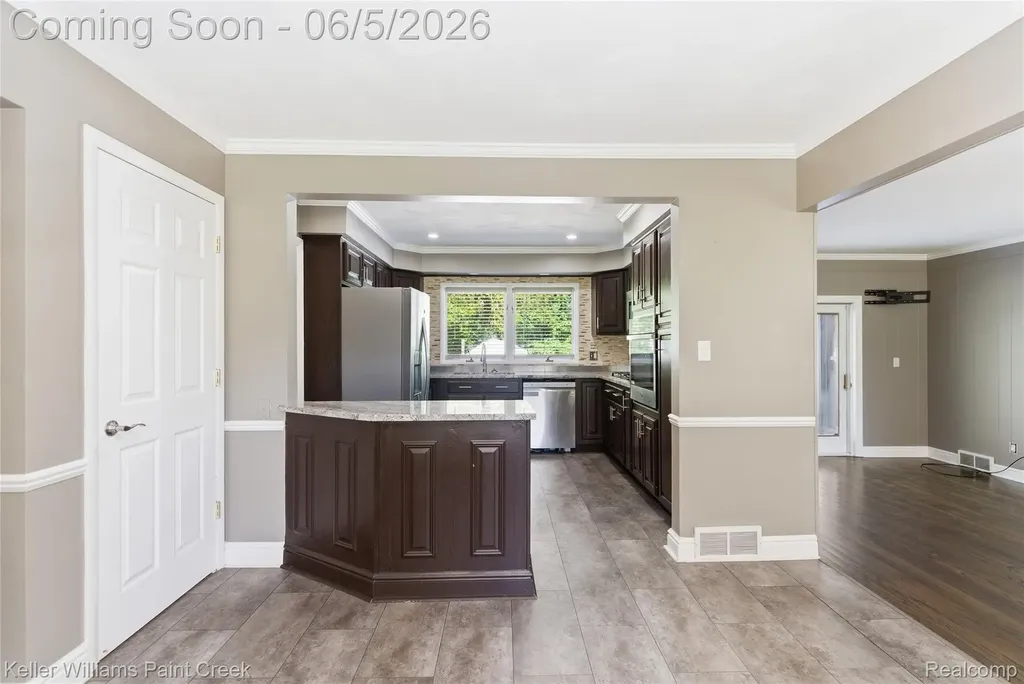 6966 Killarney Drive Troy City MI 48098