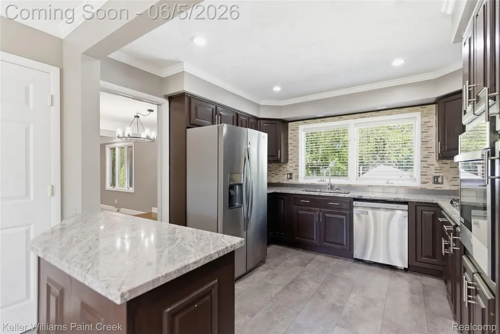 6966 Killarney Drive Troy City MI 48098