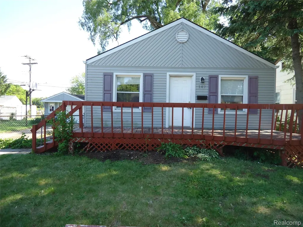 142 E Rowland Madison Heights City MI 48071