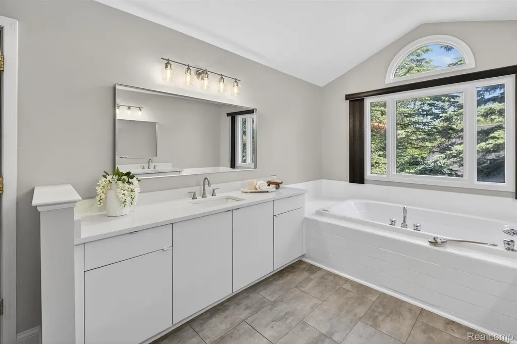 7359 Colchester Lane West Bloomfield Charter Township MI 48322