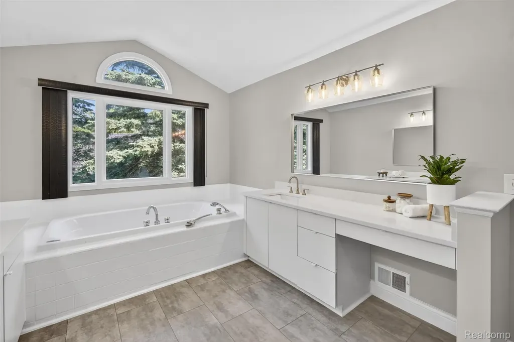 7359 Colchester Lane West Bloomfield Charter Township MI 48322