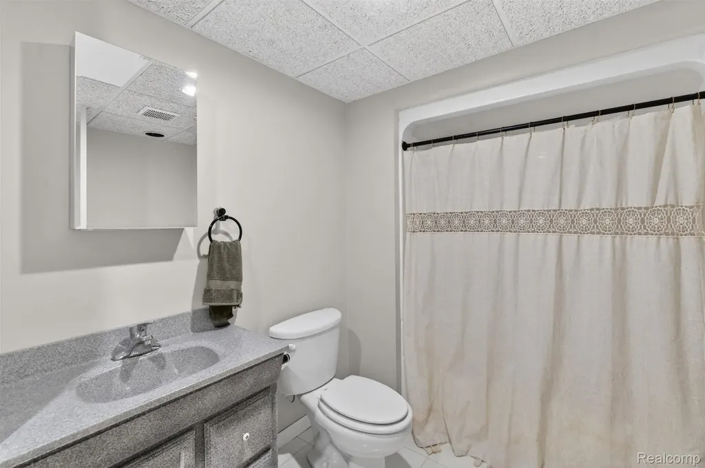 7359 Colchester Lane West Bloomfield Charter Township MI 48322