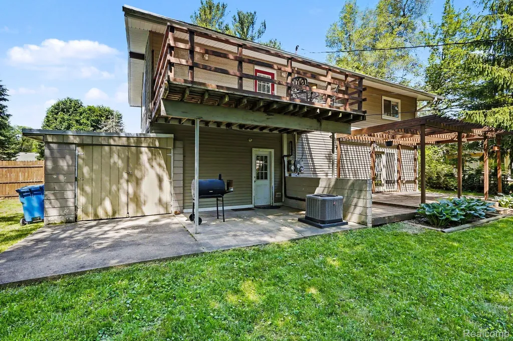 9180 Posey Drive Northfield Township MI 48189