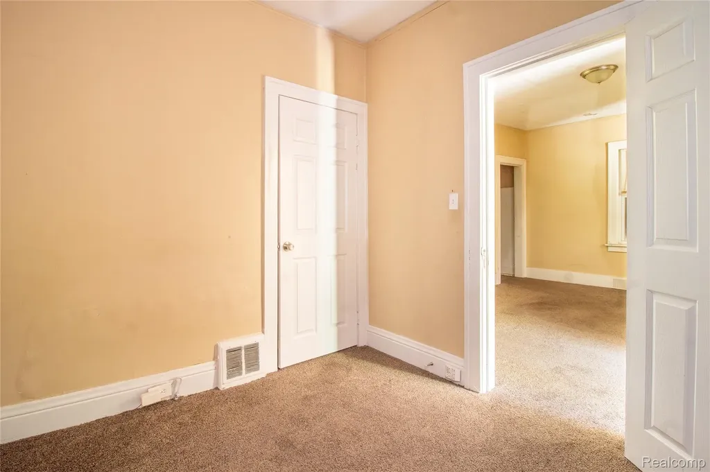 22118 Ulster Street Detroit City MI 48219