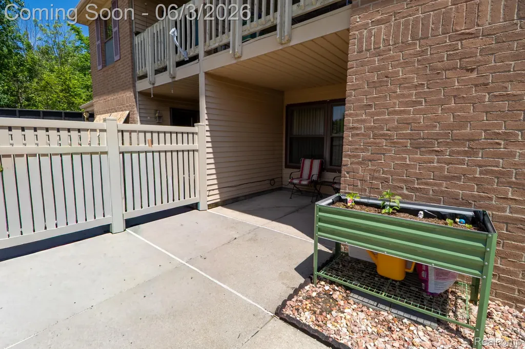 61200 Greenwood Drive South Lyon City MI 48178