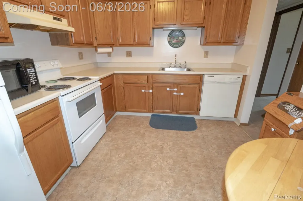 61200 Greenwood Drive South Lyon City MI 48178