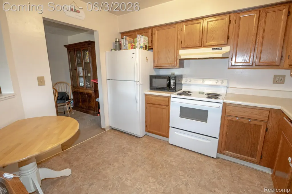61200 Greenwood Drive South Lyon City MI 48178