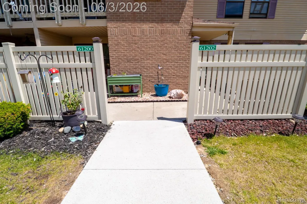 61200 Greenwood Drive South Lyon City MI 48178