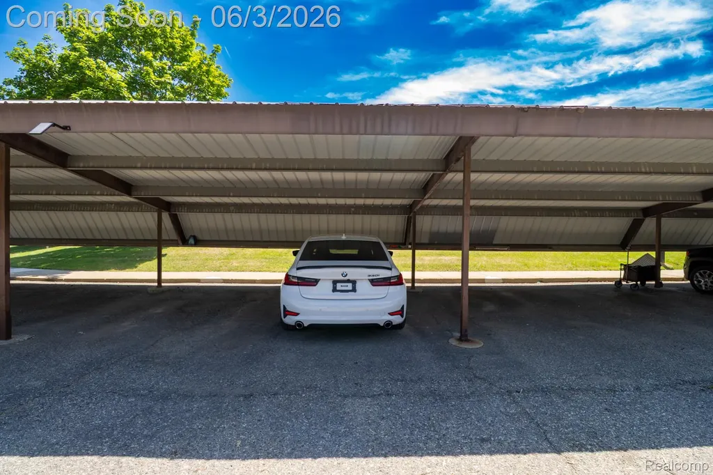 61200 Greenwood Drive South Lyon City MI 48178