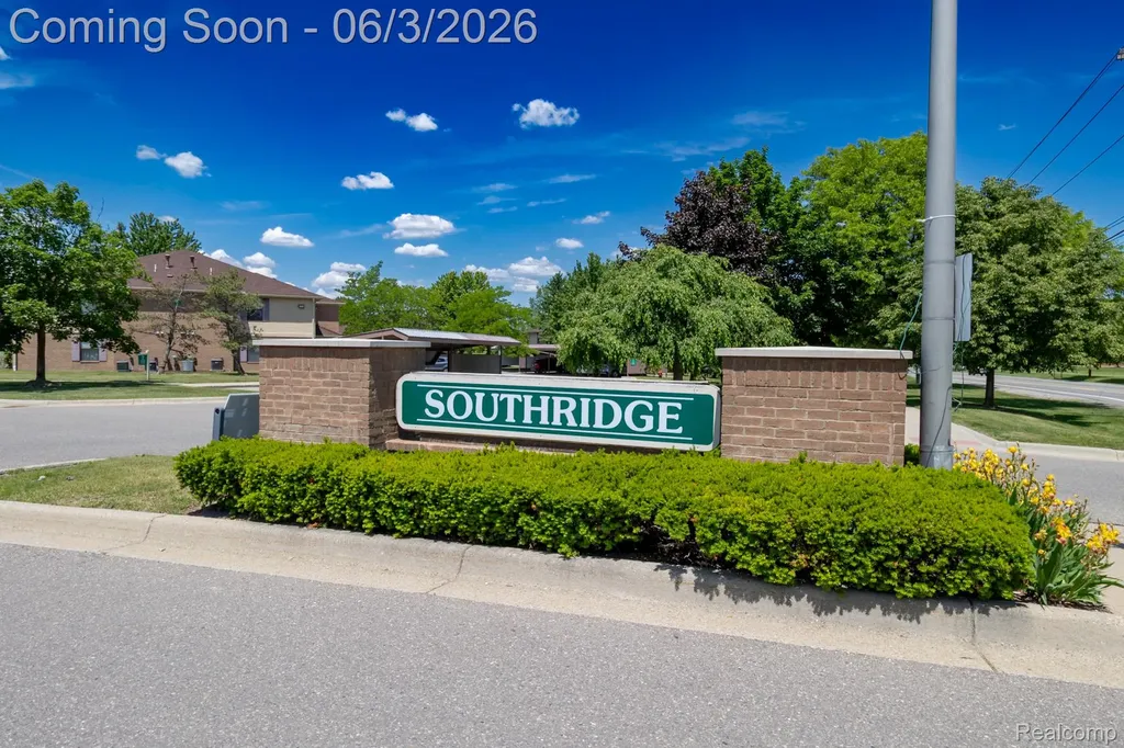 61200 Greenwood Drive South Lyon City MI 48178