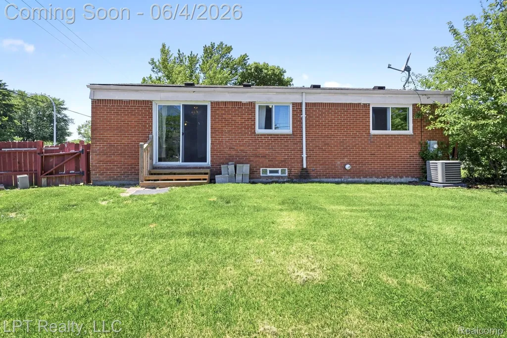 18181 Winwood Court Brownstown Charter Township MI 48193
