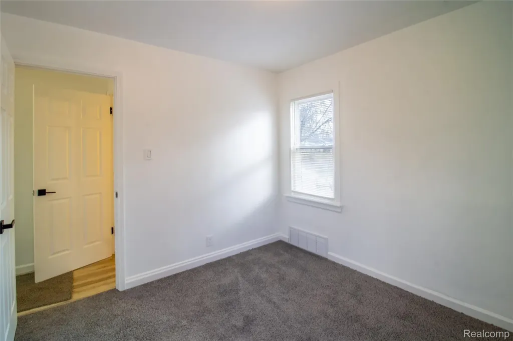 19341 Oakfield Street Detroit City MI 48235