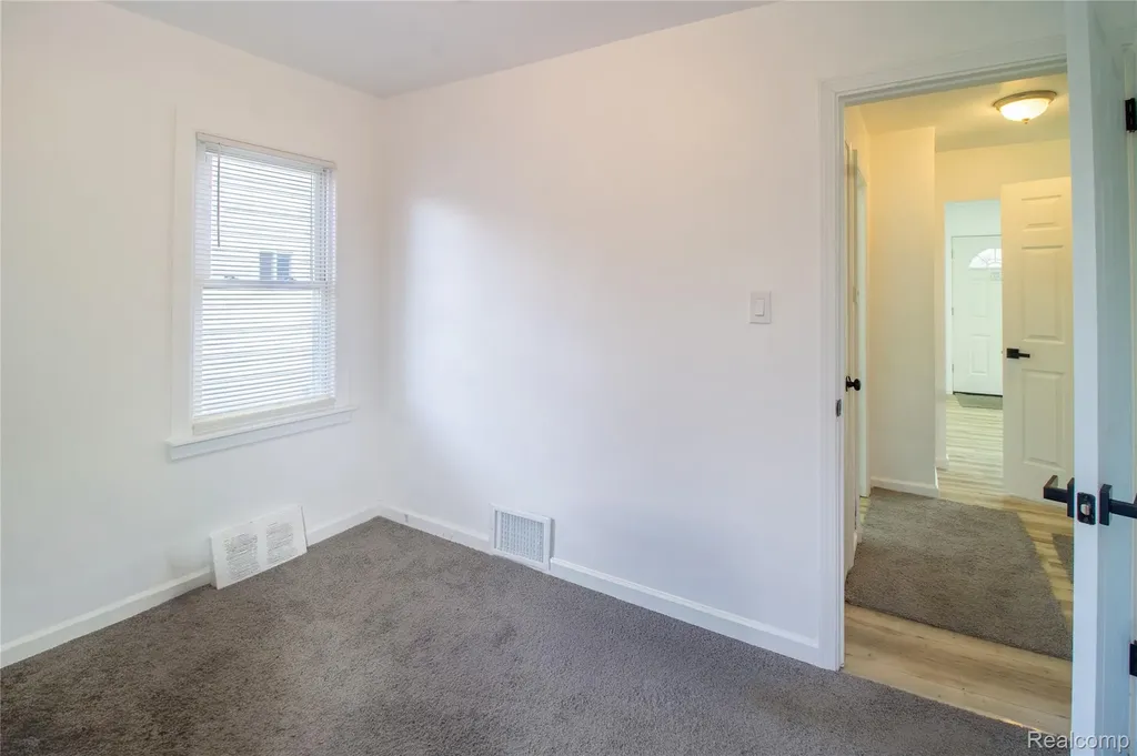 19341 Oakfield Street Detroit City MI 48235