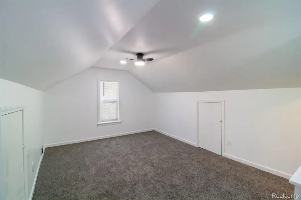 19341 Oakfield Street Detroit City MI 48235