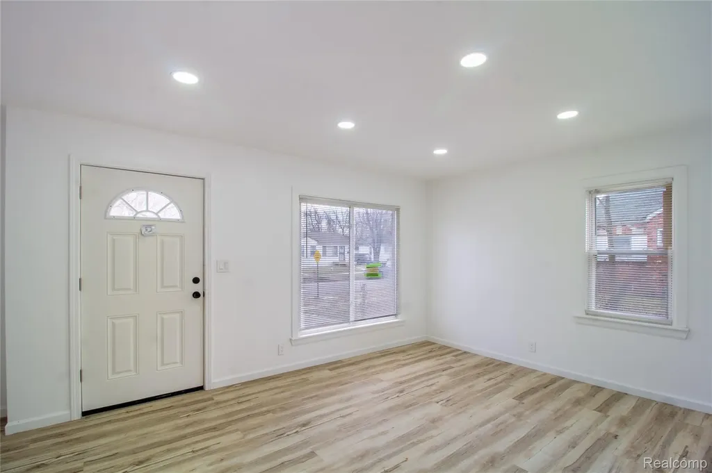 19341 Oakfield Street Detroit City MI 48235