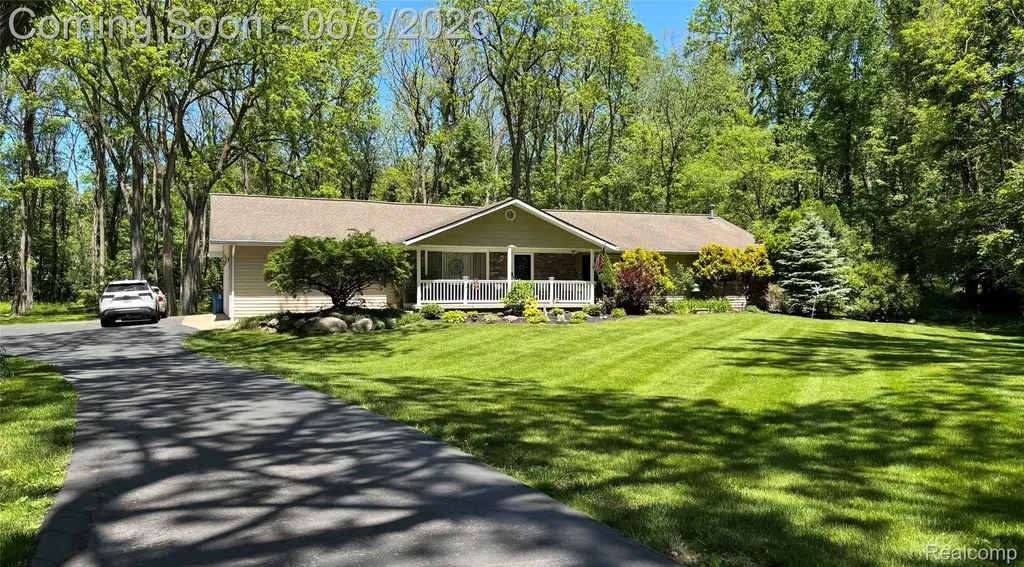 5400 Grange Hall Road Groveland Township MI 48442