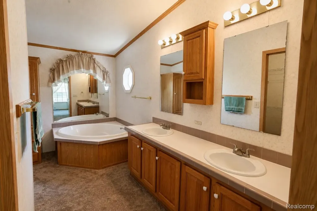 312 Cranberry Beach Boulevard White Lake Charter Township MI 48386
